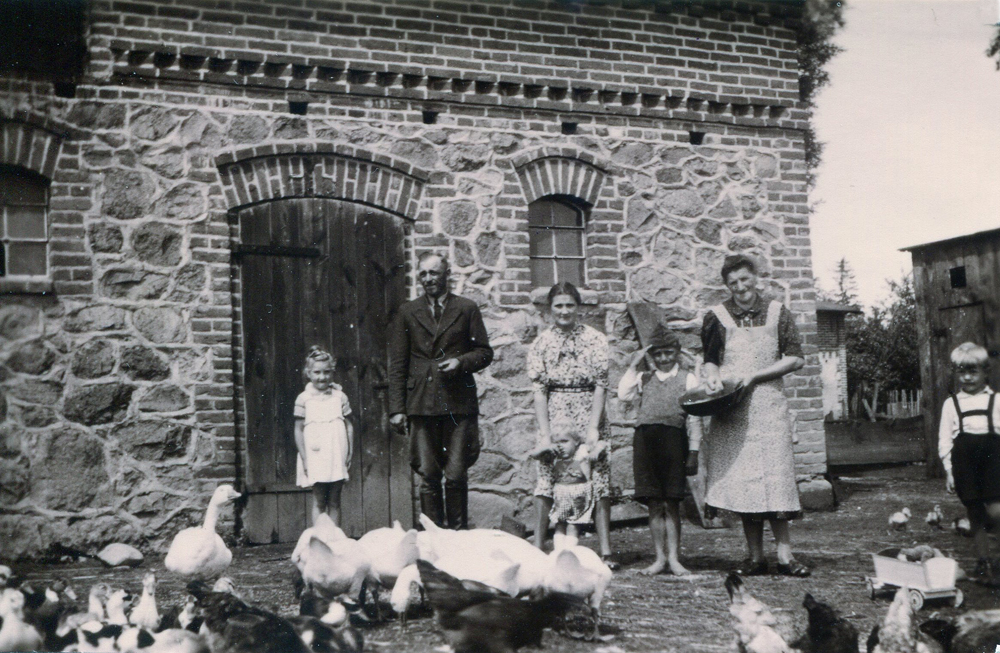 Auf dem Bauernhof der Familie Edmund und Marta Braun