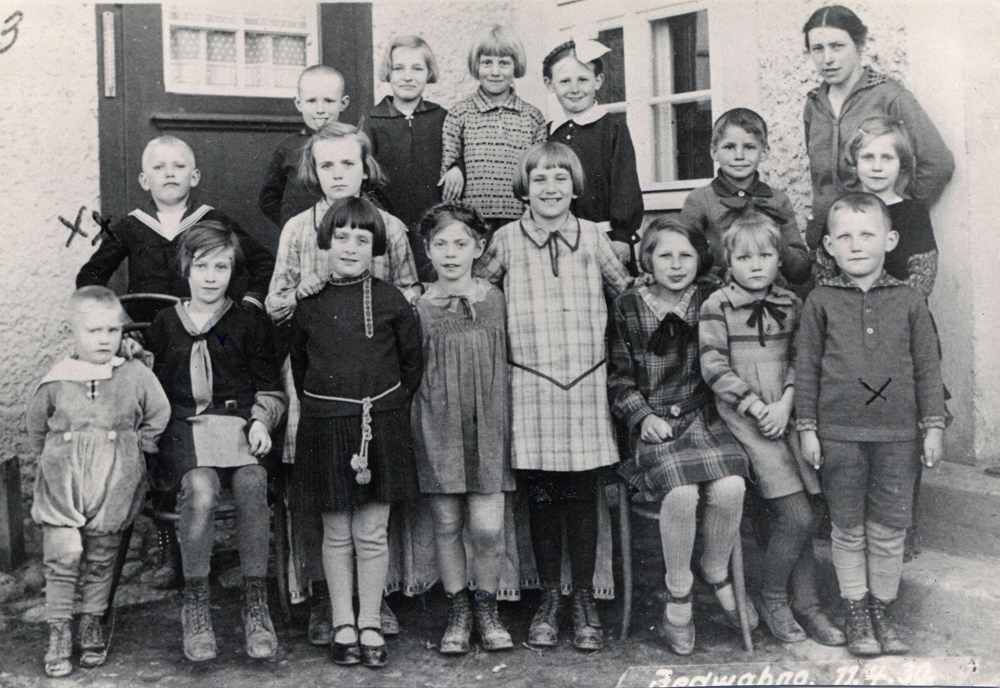 Frau Käthe Skierlo (Frau vom Tierarzt) mit Kindern 11.4.1930