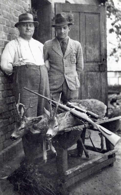Fleischermeister Wilhelm Kayma mit seinem Schwager