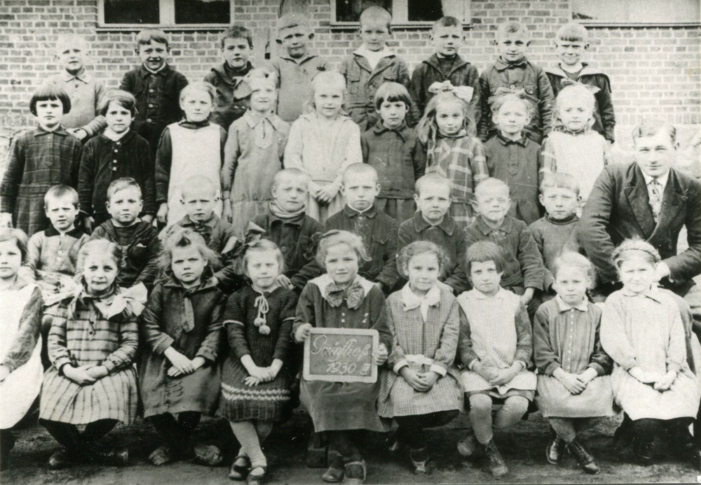 Schulbild - Grünfließ 1930