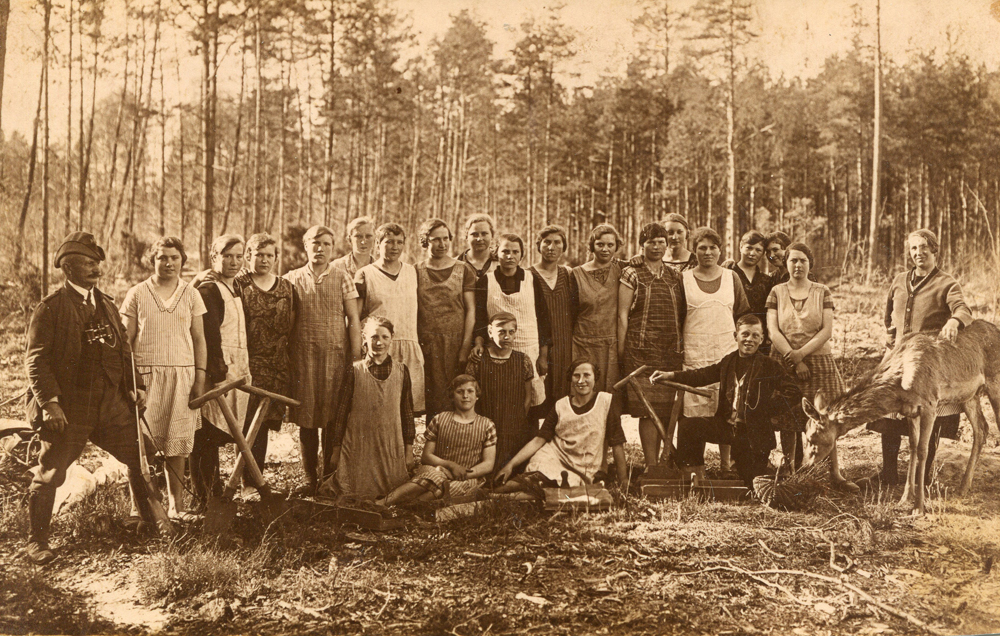 Kultur- und Waldarbeiter der Försterei Grobka