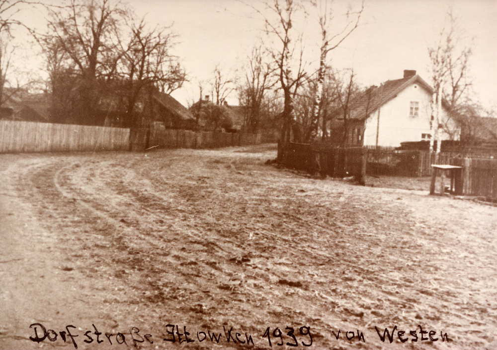Dorfstraße 1939 von Westen