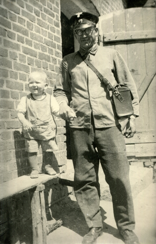 Postbote Erich Goerke mit Sohn Herbert