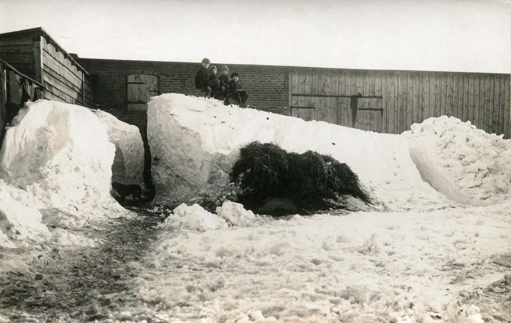 Schneeschanze bei Briefträger Rutkowski