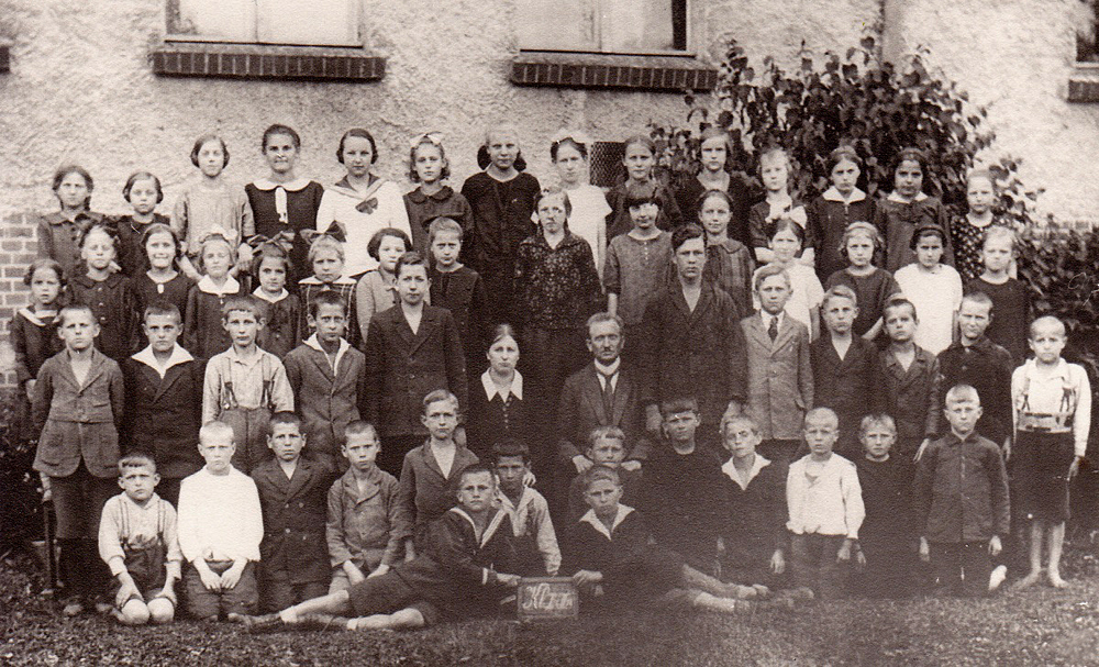 Schulklasse 1 und 2 i. J. 1924/1925