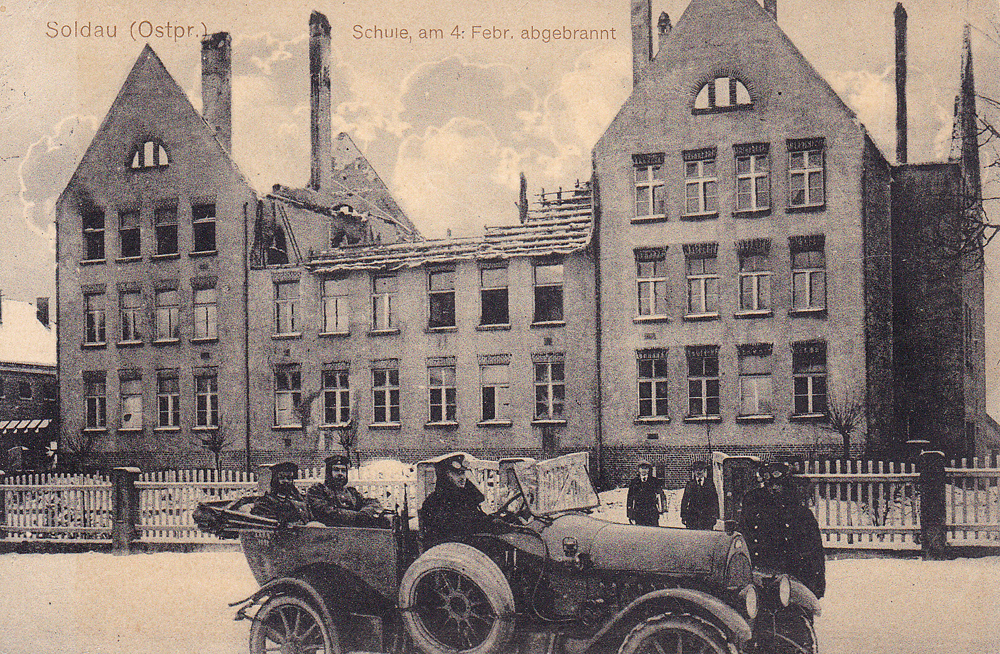 Die im Febr. 1915 abgebrannte Schule